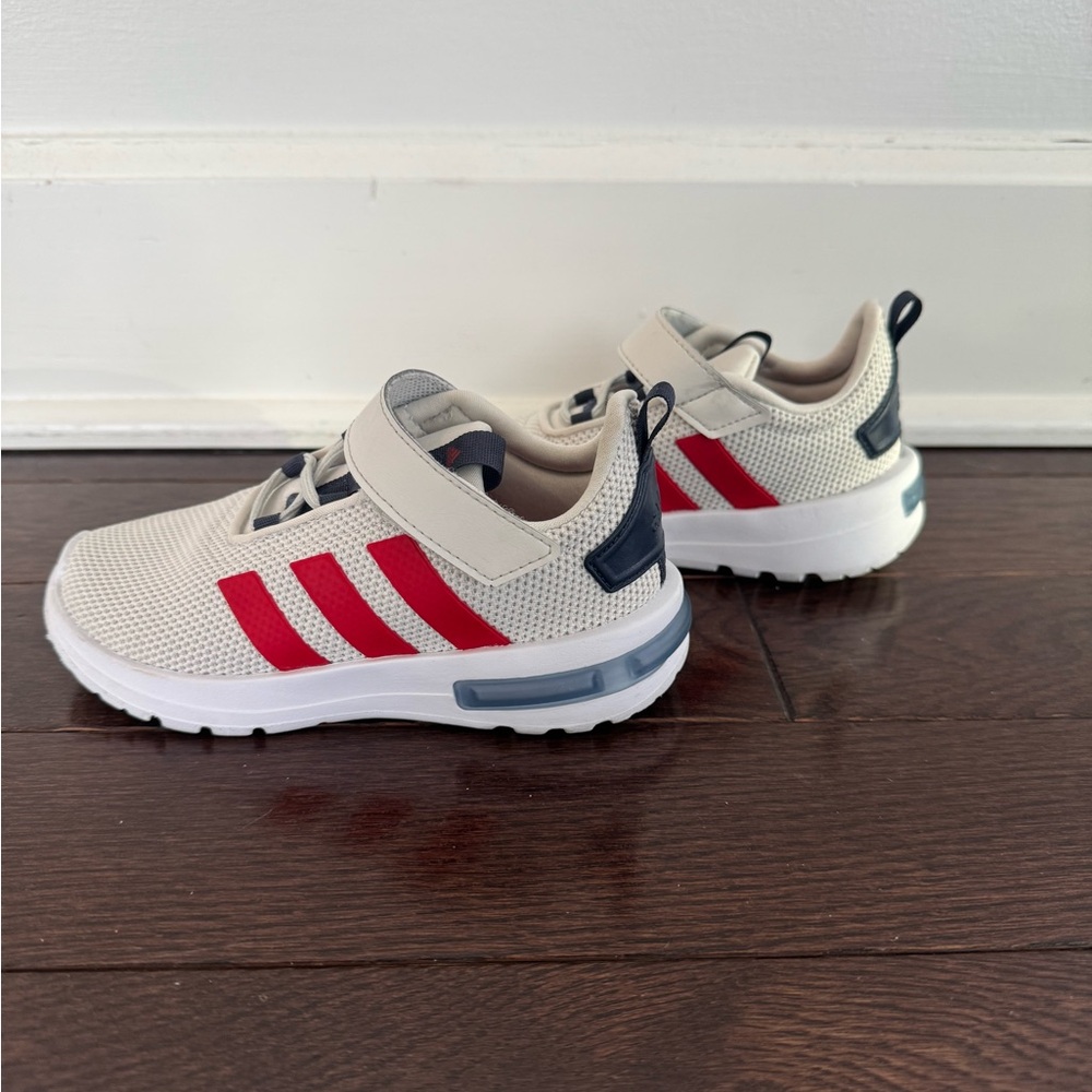 Adidas sneaker size 10 toddler